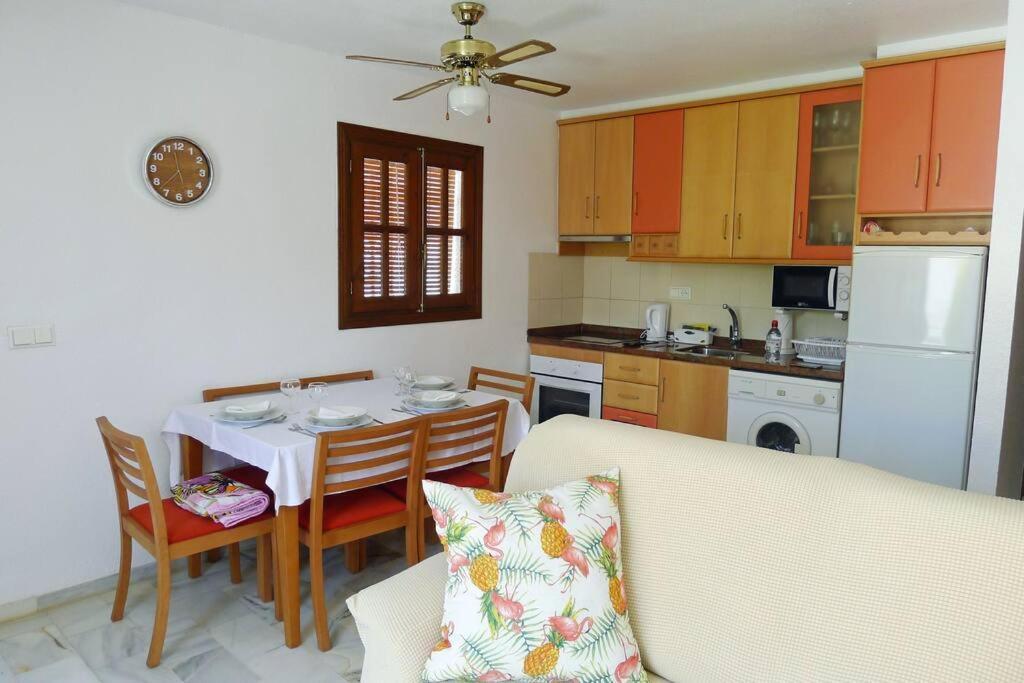 Apartment Sunny Coastal 1 Bed - Vera Coast: 2mins To *